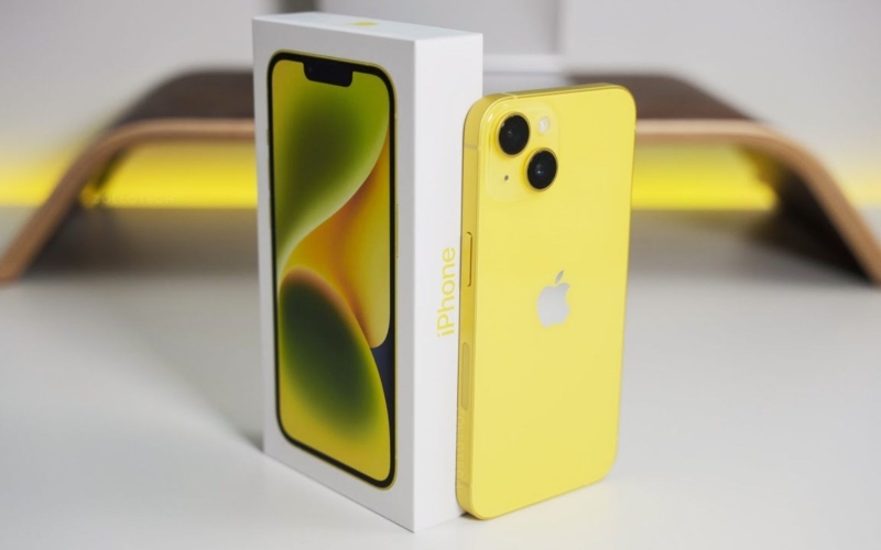 Tuổi Thân: iPhone 14 màu vàng