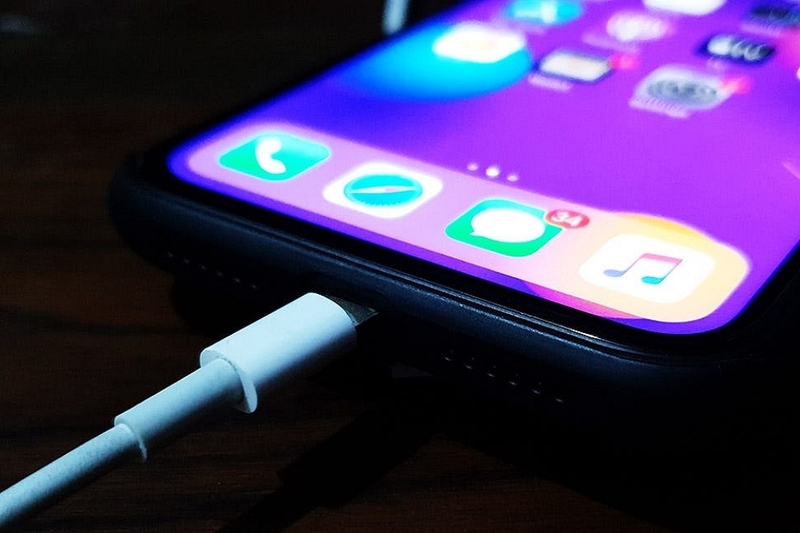 điện thoại không nhận sạc pin hình 4