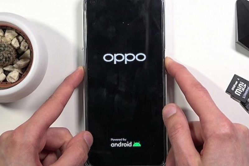 Điện thoại OPPO treo logo do đâu 3
