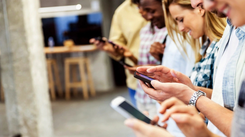 Điện thoại là thiết bị không thể thiếu hiện nay