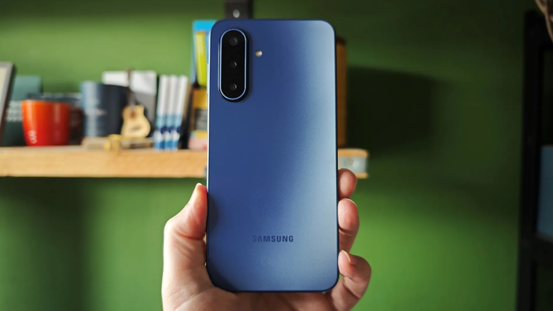 Điện thoại Samsung nào phù hợp làm quà tặng cha mẹ - hình 3