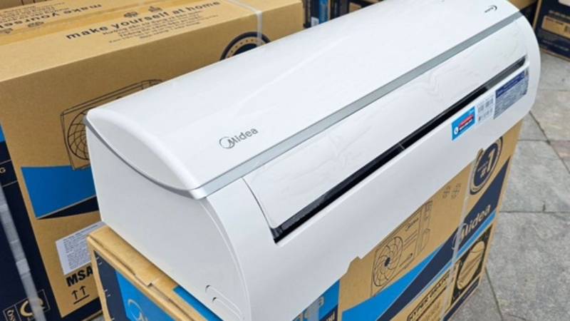 Điều h&ograve;a Midea b&aacute;o lỗi E4 1