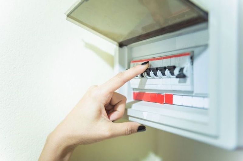 Điều h&ograve;a bị r&ograve; gas - 05