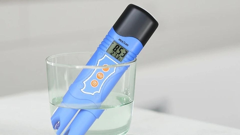 Dùng bút đo độ dẫn tiếp xúc