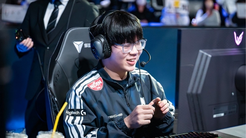 LazyFeel là tuyển thủ Liên Minh Huyền Thoại đến từ Việt Nam