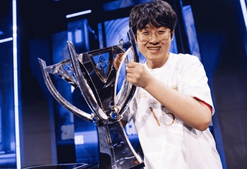 Bài học từ đội hình T1 LoL 2025