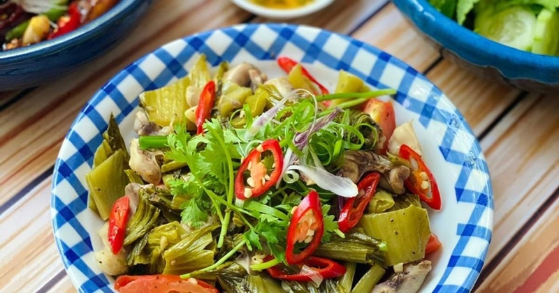 Dồi trường xào cải chua (ảnh 9)