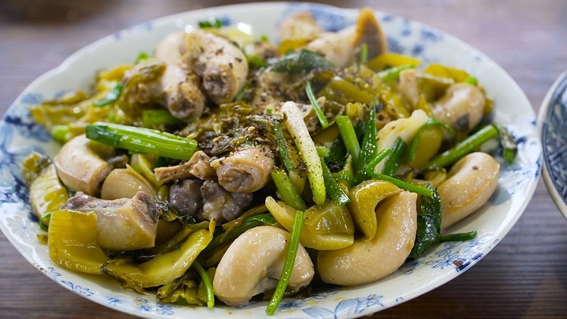 Dồi trường xào cải chua (ảnh 8)