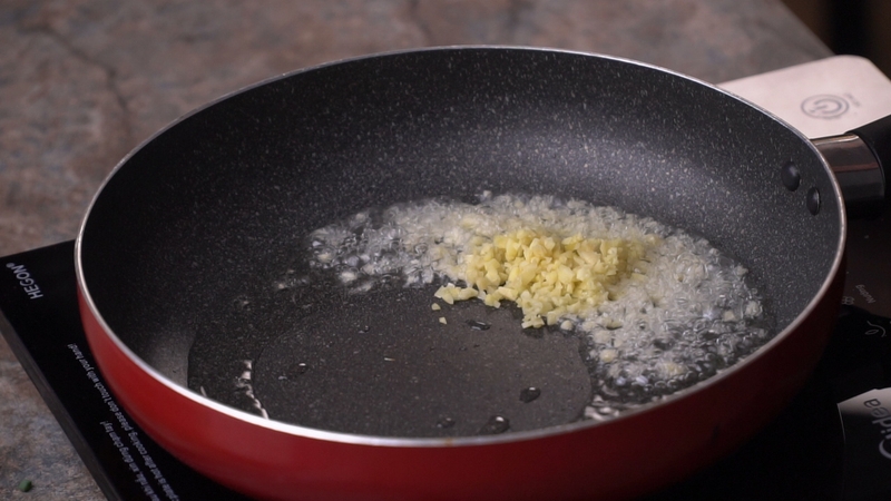 Dồi trường xào cải chua (ảnh 6)