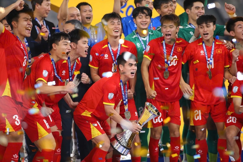 Đội tuyển Việt Nam xếp hạng FIFA 9