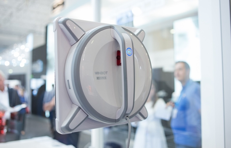 động cơ NIDEC trên robot lau kính 2