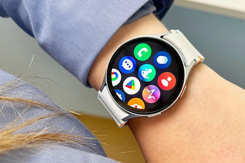 đòng hồ samsung chống nước được không ảnh 1