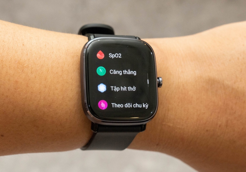 đồng hồ thông minh giá rẻ hình 6