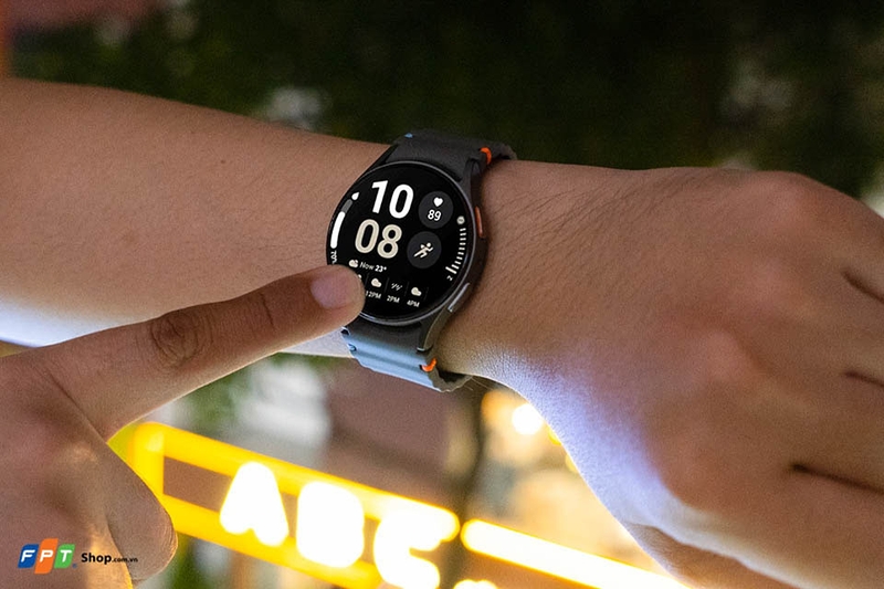 đồng hồ thông minh Samsung cho nữ (hình 5)