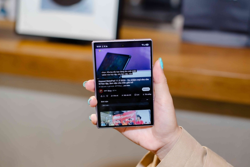 Thời lượng pin Galaxy Z Fold 8 dùng được bao lâu - 1