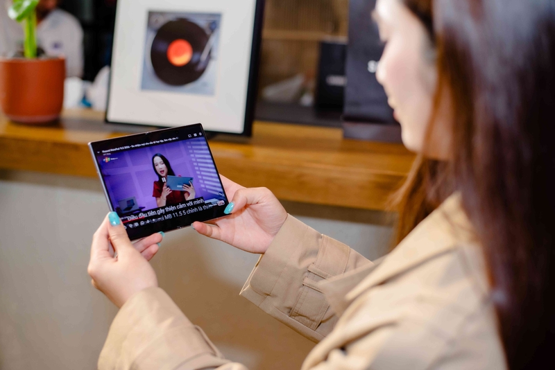 Galaxy Z Fold 8 sạc nhanh bao nhiêu W