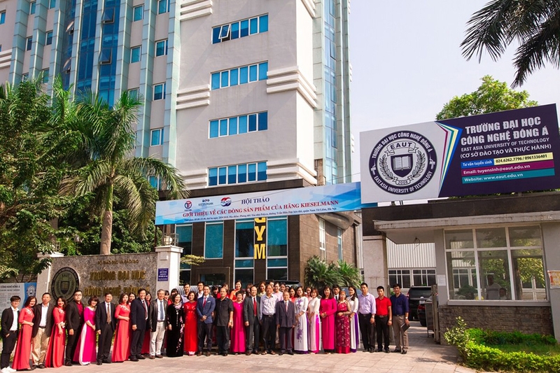 EAUT là trường gì 2