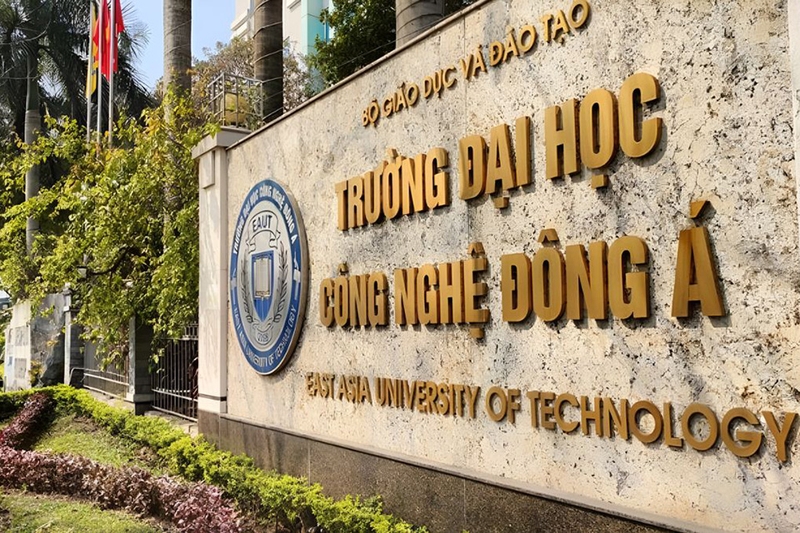 EAUT là trường gì 1
