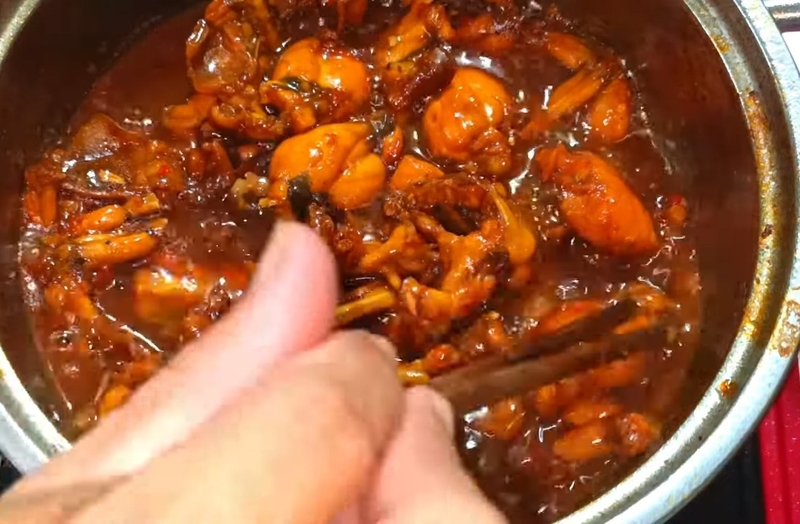 ếch kho tiêu​ hình 8