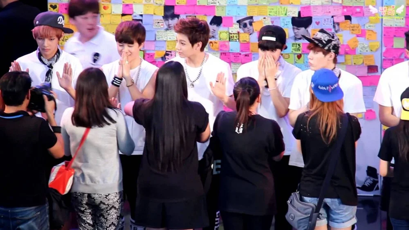 Hi-touch/Hi-bye