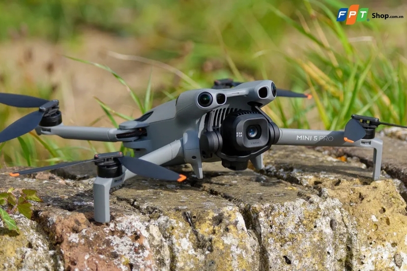 Dòng Flycam mini nhỏ gọn dễ dàng mang theo