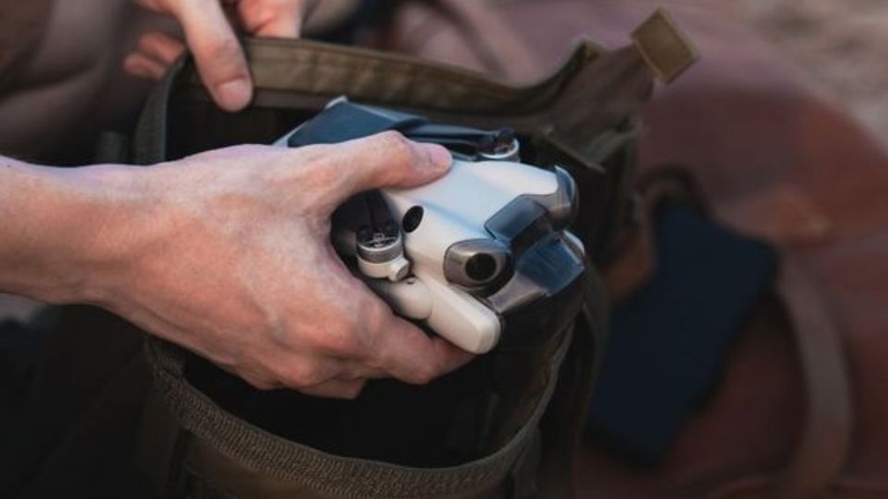 Flycam có được mang lên máy bay không? 1