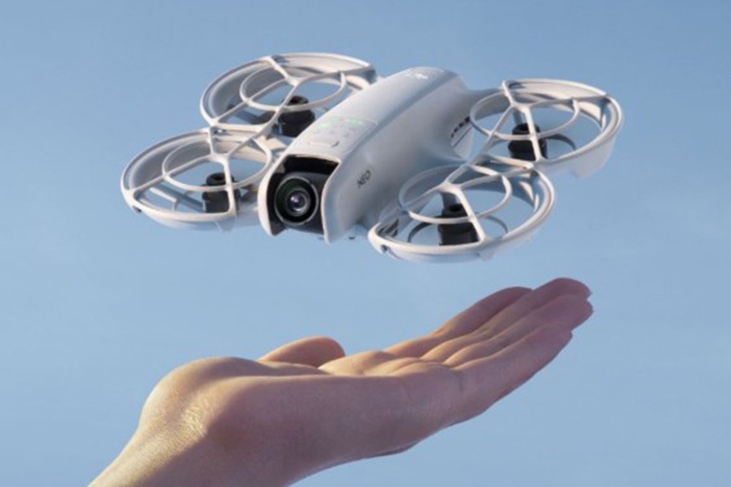 flycam-dji-neo-1.jpg