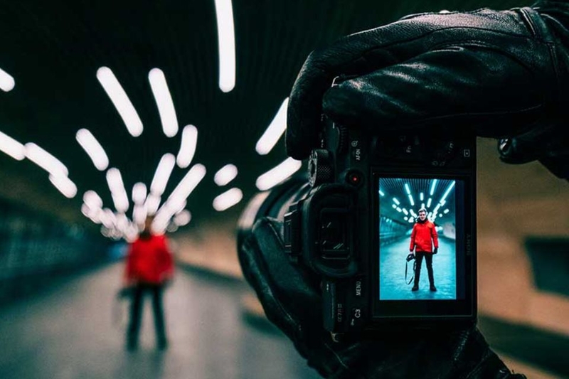 Sự thay đổi trong độ phóng đại hình ảnh khi lấy nét gần