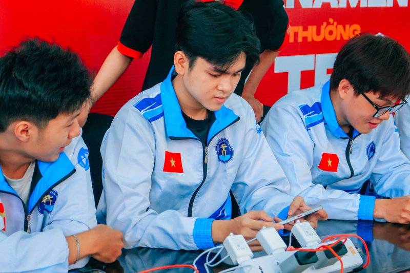 fpt-shop-x-nubia-esports-tournament-2026-khep-lai-210643-12.jfif