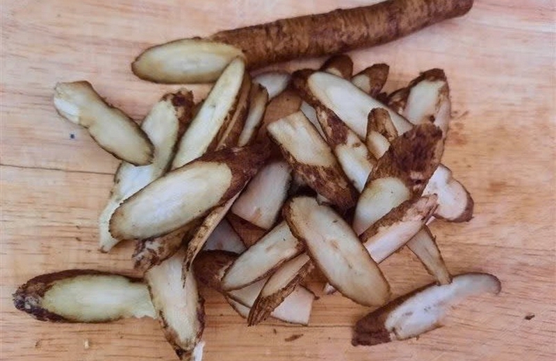 gà hầm củ sen ảnh 2