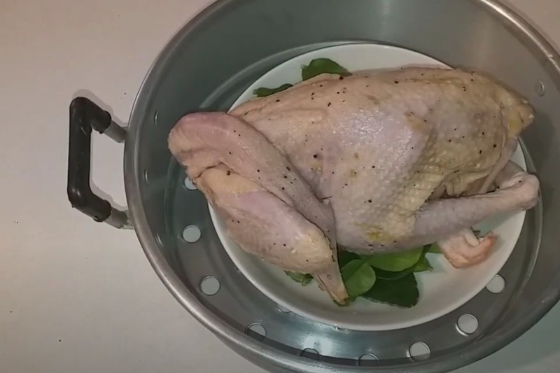 hấp gà hấp lá trúc