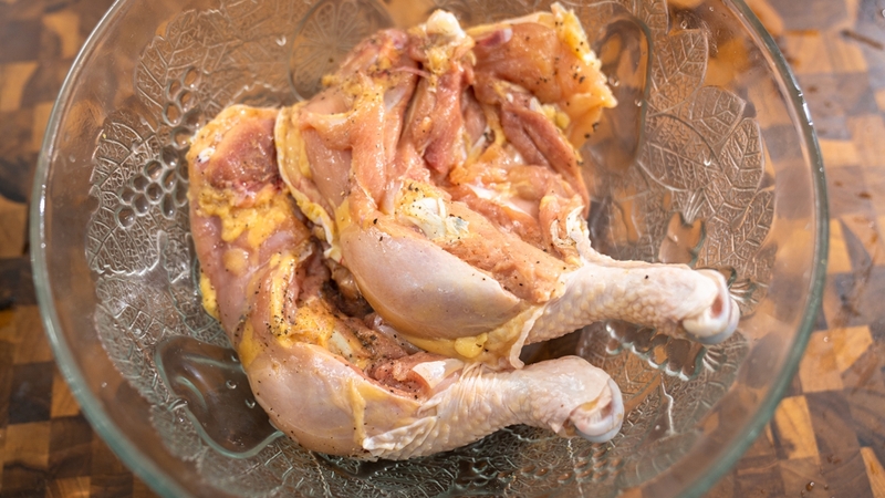 Bước 2: Ướp thịt