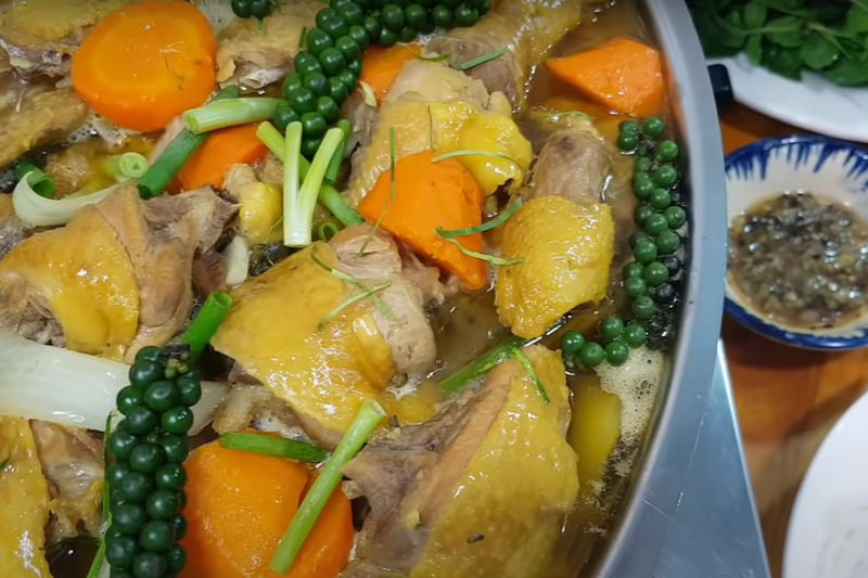 gà nấu tiêu xanh (9)