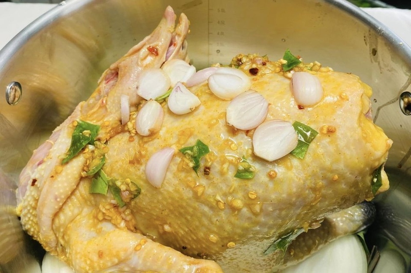 Chuẩn bị nồi hấp gà nổ muối hột