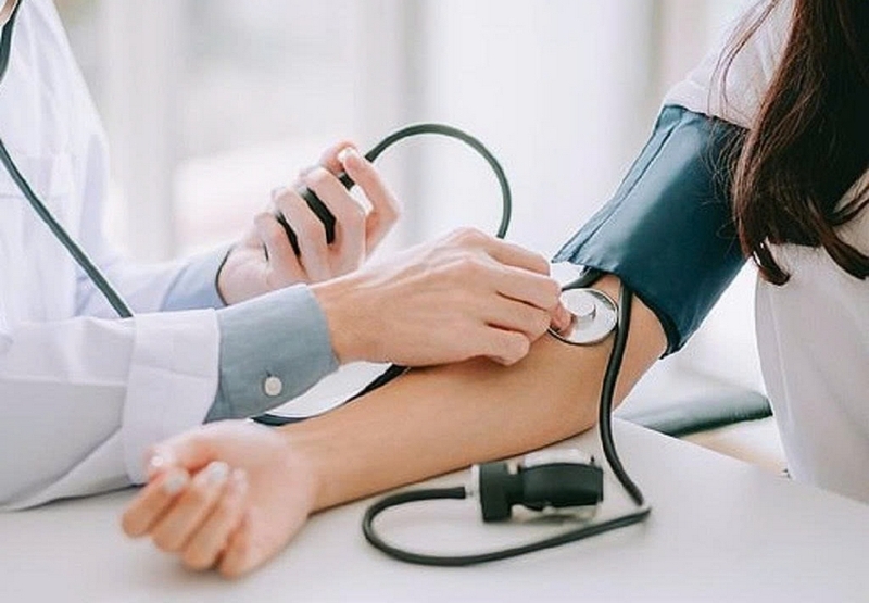 Gà tần trứng vịt lộn ảnh 8