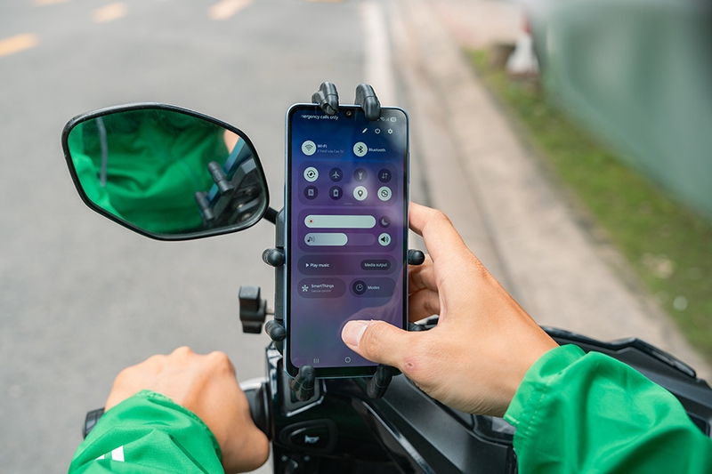 galaxy-a07-chan-ai-moi-cua-tai-xe-cong-nghe (10).jpg