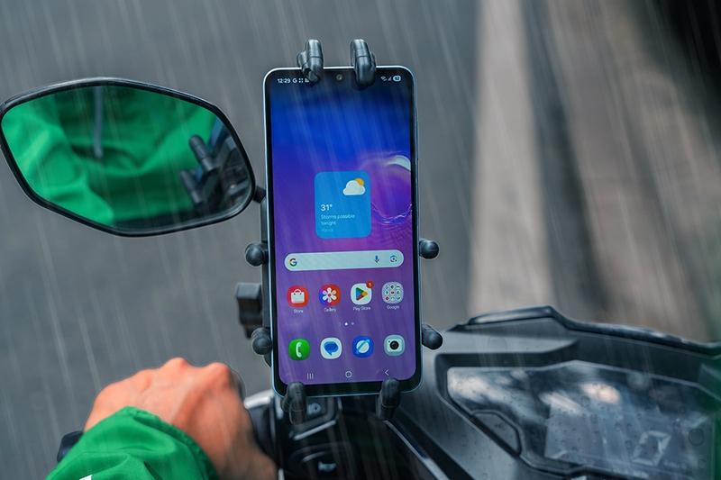 galaxy-a07-chan-ai-moi-cua-tai-xe-cong-nghe (12).jpg