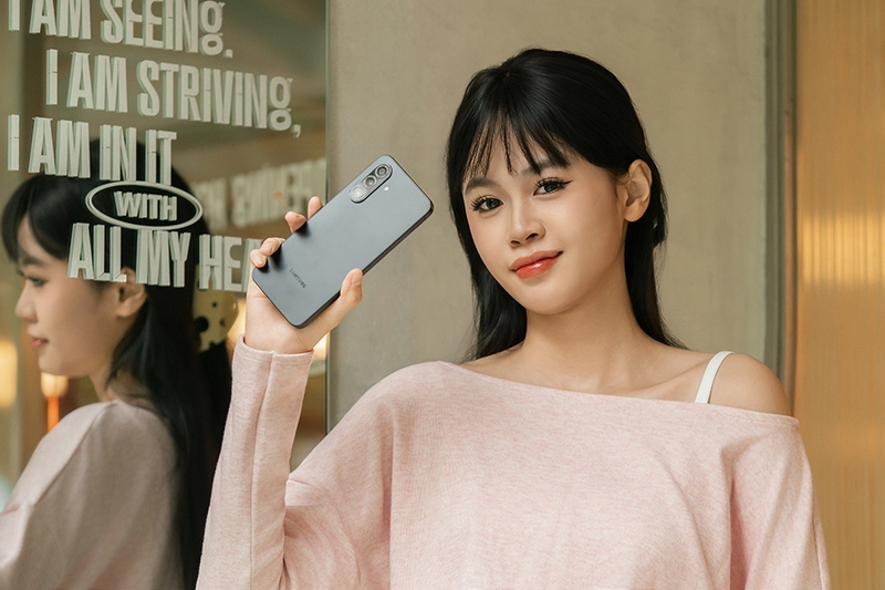 galaxy-a17-5g-chat-nhat-phan-khuc (13).jpg