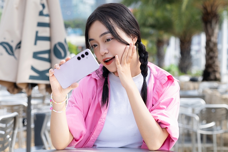 Samsung Galaxy A55 5G bỗng hóa “chân ái” của GenZ với tính năng khoanh tròn để tìm kiếm trên Google 1