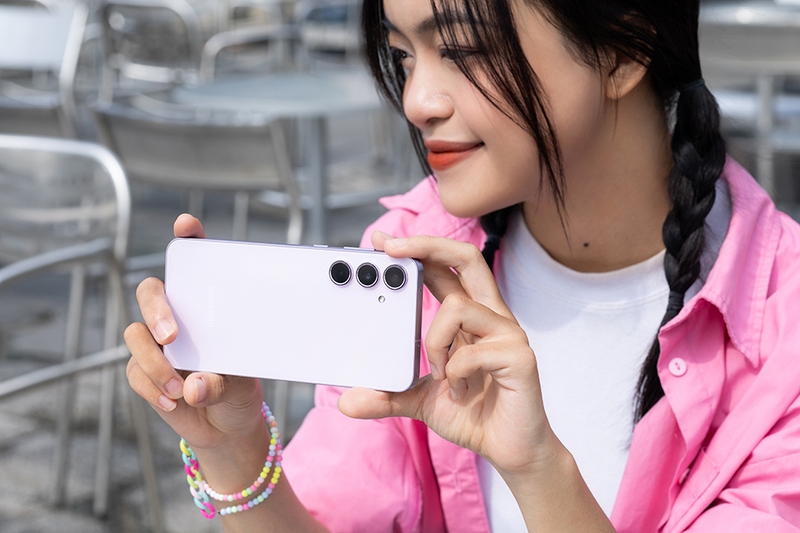 Samsung Galaxy A55 5G bỗng hóa “chân ái” của GenZ với tính năng khoanh tròn để tìm kiếm trên Google 18