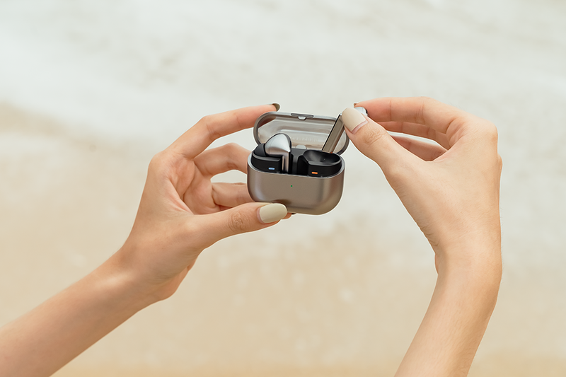 Samsung Galaxy Buds3 Pro: Khi thiết kế “kiếm ánh sáng” kết hợp với chống ồn AI rất xịn sò 3