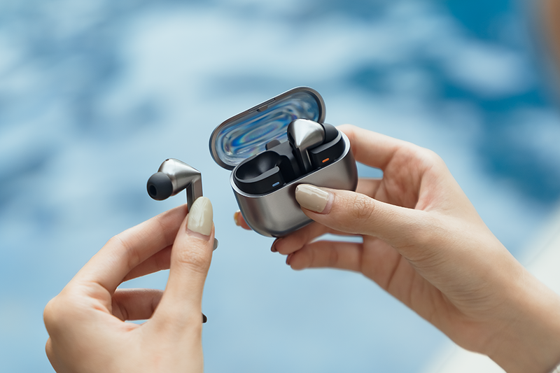 Samsung Galaxy Buds3 Pro: Khi thiết kế “kiếm ánh sáng” kết hợp với chống ồn AI rất xịn sò 5