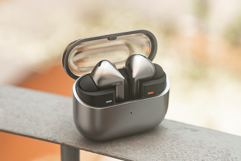Samsung Galaxy Buds3 Pro: Khi thiết kế “kiếm ánh sáng” kết hợp với chống ồn AI rất xịn sò 9