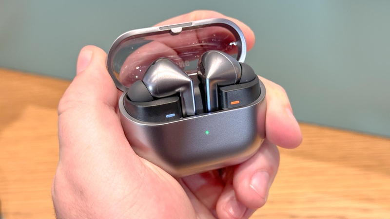 galaxy buds sạc bao lâu hình 4