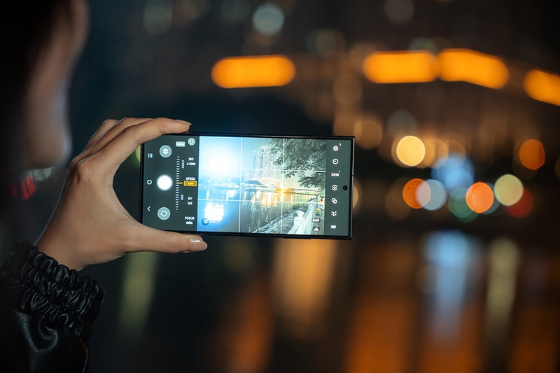 galaxy-s24-ultra-chup-dem-an-tuong-nhat-2024 (13).jpg