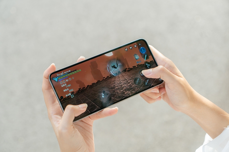 galaxy-s25-fe-gay-sot-voi-muc-gia-can-cao-cap (11).jpg