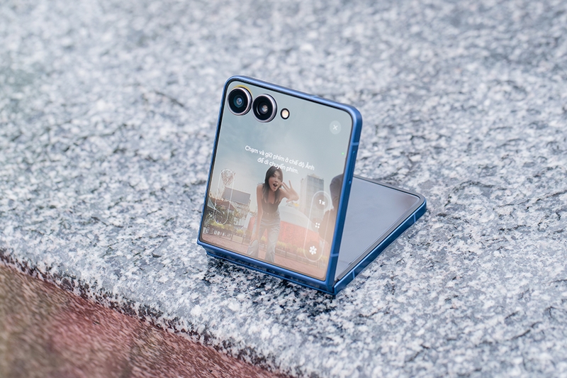 Samsung Galaxy Z Flip7: Khi giấc mơ về chiếc điện thoại gập lý tưởng đã thành hiện thực 3