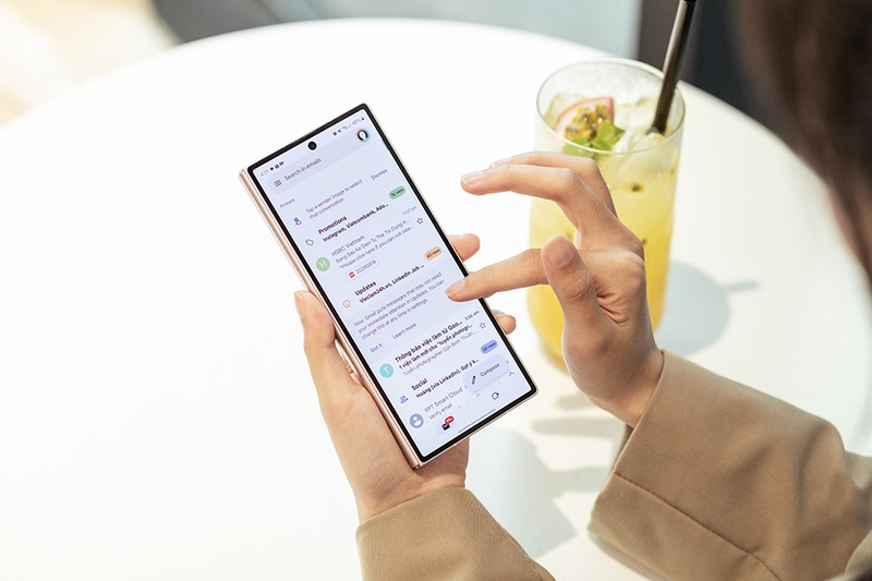 Galaxy Z Fold6 phiên bản Hồng Rosé 6