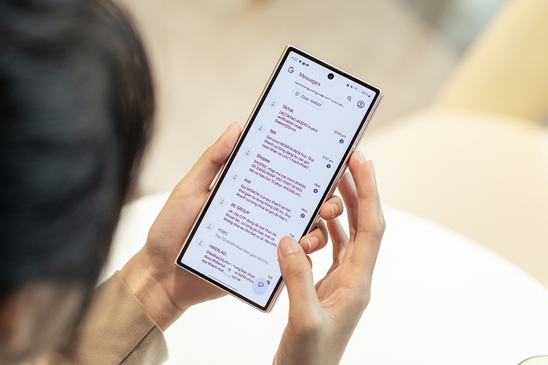 Galaxy Z Fold6 phiên bản Hồng Rosé 8