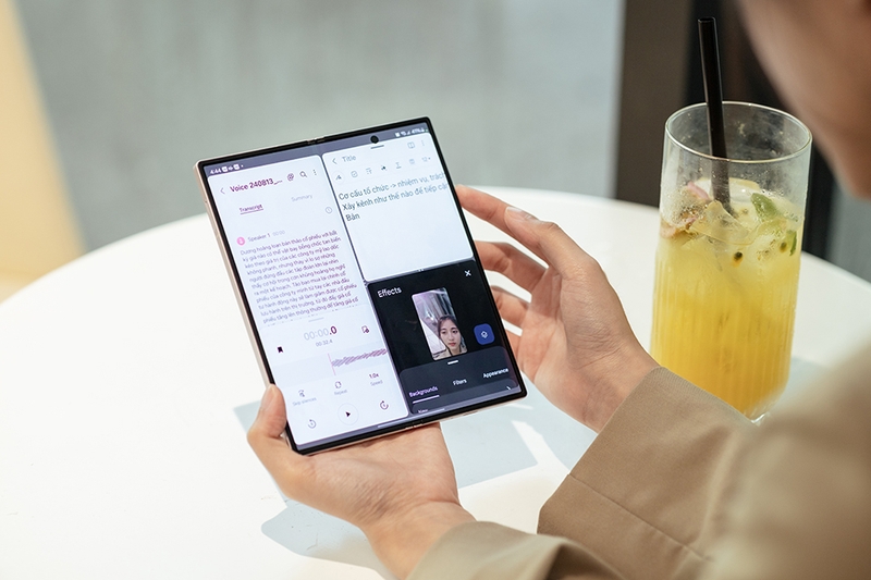 Galaxy Z Fold6 phiên bản Hồng Rosé 10